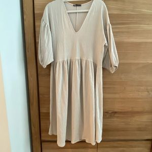 Zara Relaxed Fit Dress • Size M